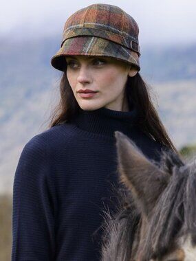 New! MUCROS WEAVERS Autumn 100% Wool Flapper Hat Irish Tweed Plaid Adjustable